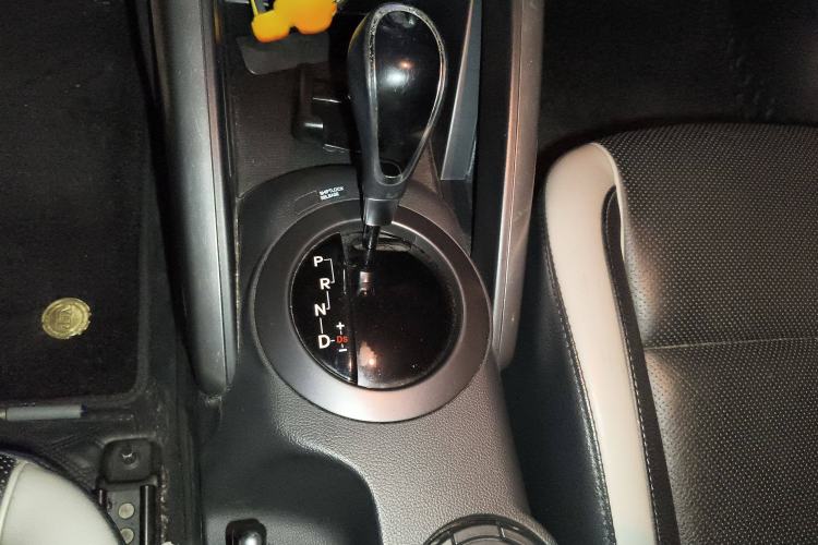 Used Hyundai Veloster 2015 1.6T Automatic Luxury Edition Gear Lever