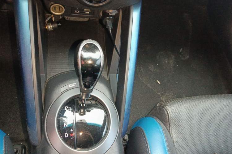 Used Hyundai Veloster 2015 1.6T Automatic Prestige Edition Gear Lever