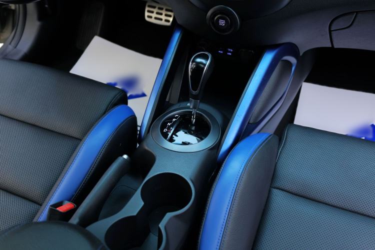 Used Hyundai Veloster 2015 1.6T Automatic Luxury Edition Gear Lever