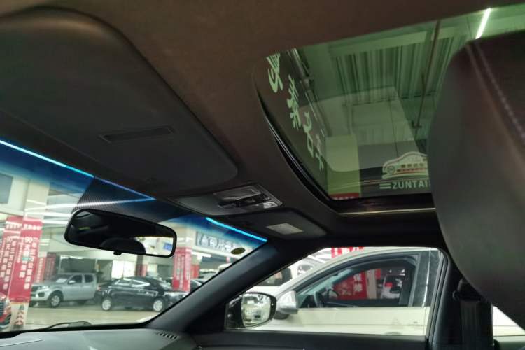 Used Hyundai Veloster 2015 1.6T Automatic Luxury Edition Headliner
