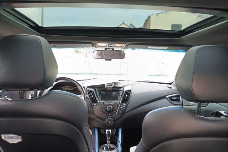 Used Hyundai Veloster 2015 1.6T Automatic Luxury Edition Headliner