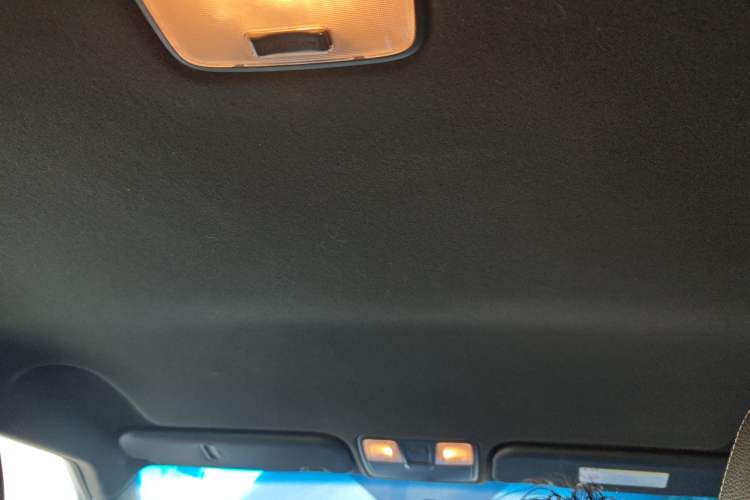 Used Hyundai Veloster 2015 1.6T Automatic Prestige Edition Headliner