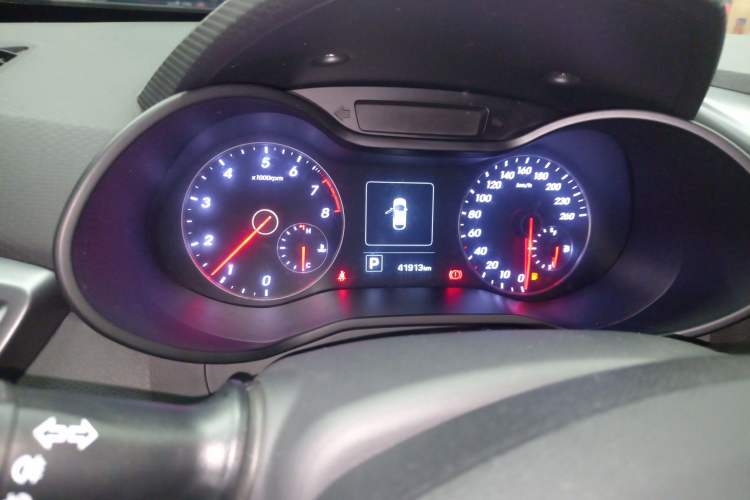 Used Hyundai Veloster 2015 1.6T Automatic Luxury Edition Instrument Cluster