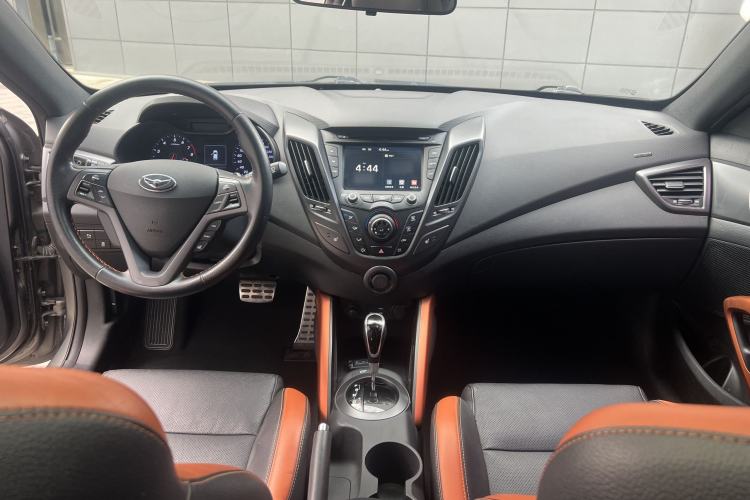 Used Hyundai Veloster 2015 1.6T Automatic Luxury Edition Interior 1