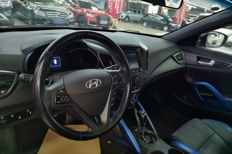 Used Hyundai Veloster 2015 1.6T Automatic Luxury Edition Interior 2