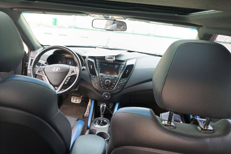 Used Hyundai Veloster 2015 1.6T Automatic Luxury Edition Interior 2