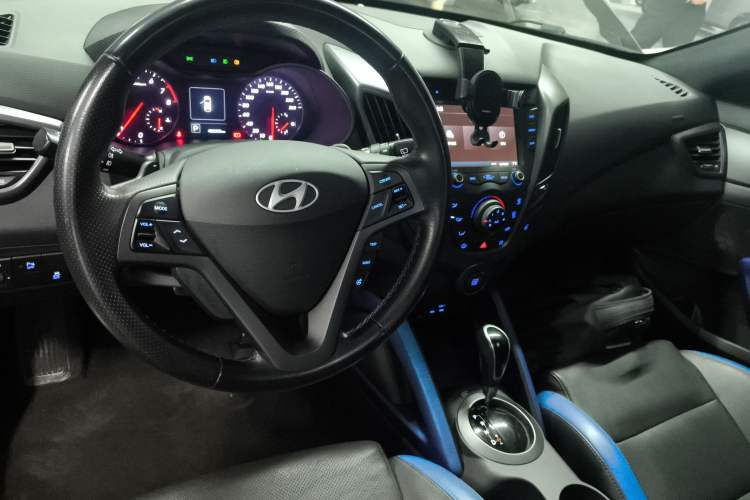 Used Hyundai Veloster 2015 1.6T Automatic Luxury Edition Interior 2