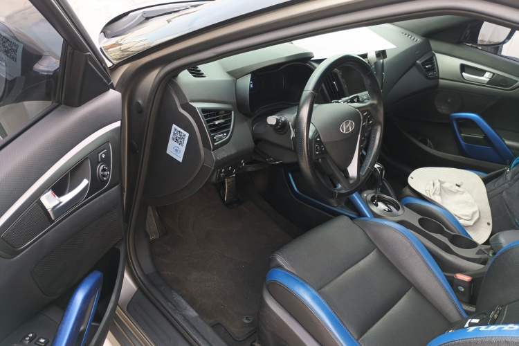 Used Hyundai Veloster 2015 1.6T Automatic Luxury Edition Interior 3