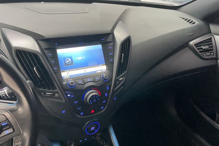 Used Hyundai Veloster 2015 1.6T Automatic Luxury Edition Interior 3