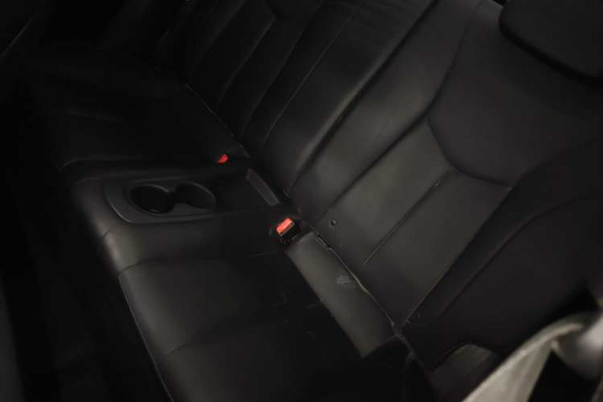 Used Hyundai Veloster 2015 1.6T Automatic Luxury Edition Interior 4
