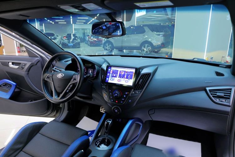 Used Hyundai Veloster 2015 1.6T Automatic Luxury Edition Interior 4