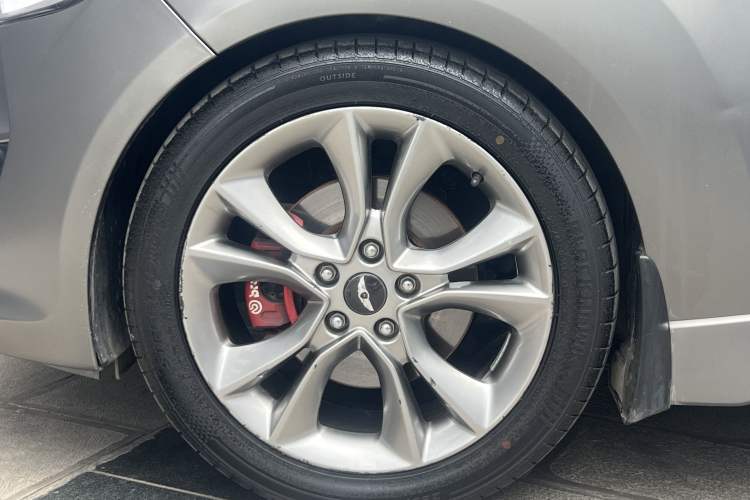 Used Hyundai Veloster 2015 1.6T Automatic Luxury Edition Interior 5