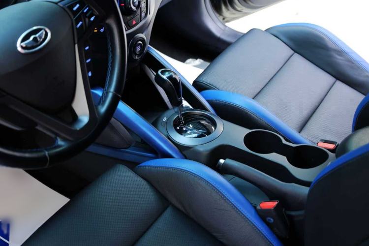 Used Hyundai Veloster 2015 1.6T Automatic Luxury Edition Interior 5
