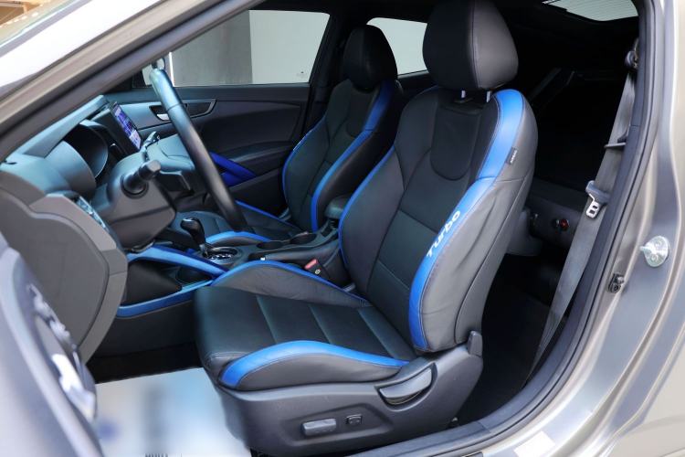 Used Hyundai Veloster 2015 1.6T Automatic Luxury Edition Interior 6