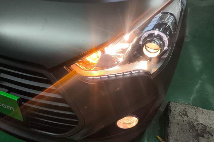 Used Hyundai Veloster 2015 1.6T Automatic Luxury Edition Left Front Headlight