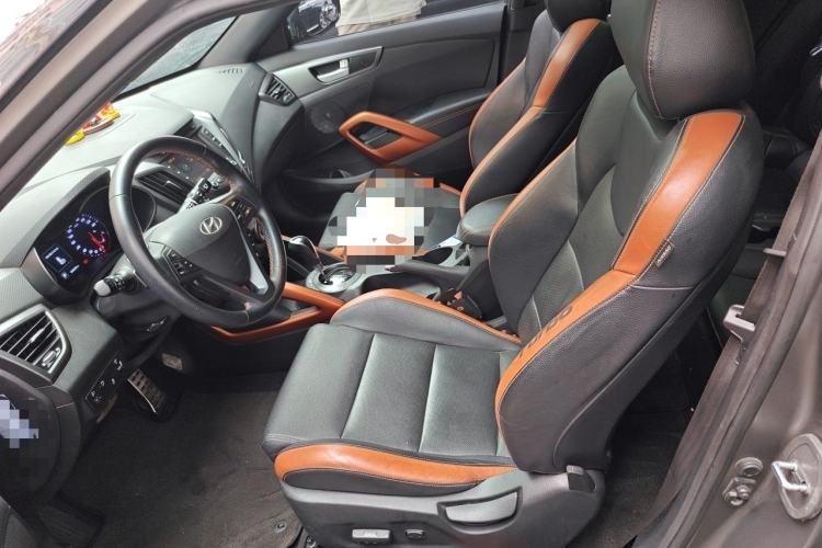 Used Hyundai Veloster 2015 1.6T Automatic Luxury Edition Left Front Seat
