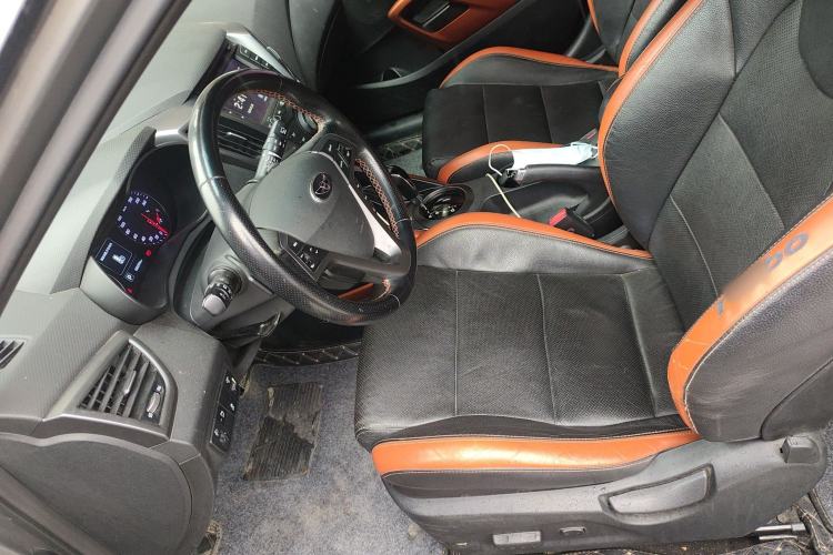 Used Hyundai Veloster 2015 1.6T Automatic Luxury Edition Left Front Seat