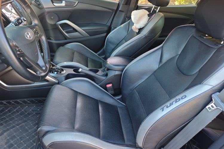 Used Hyundai Veloster 2015 1.6T Automatic Prestige Edition Left Front Seat