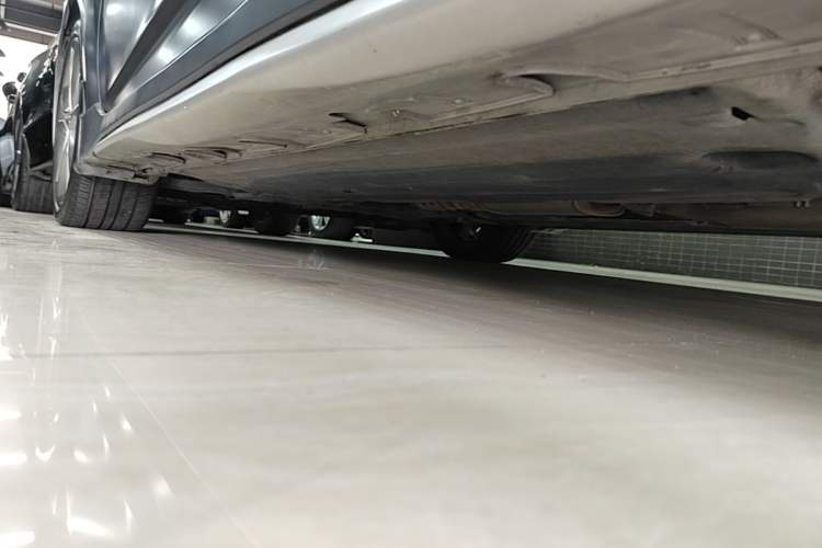 Used Hyundai Veloster 2015 1.6T Automatic Luxury Edition Left Side Sill