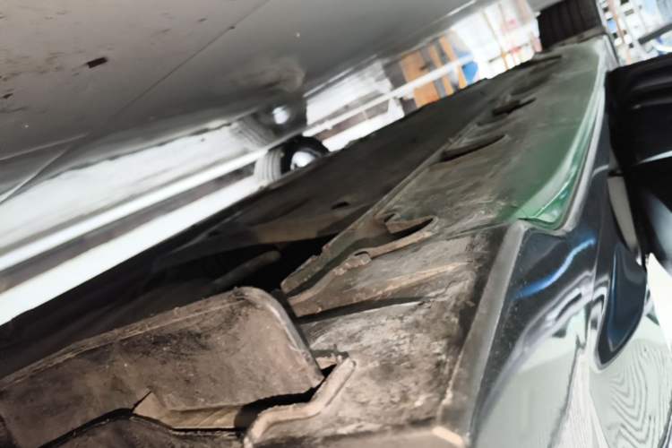Used Hyundai Veloster 2015 1.6T Automatic Prestige Edition Left Side Sill
