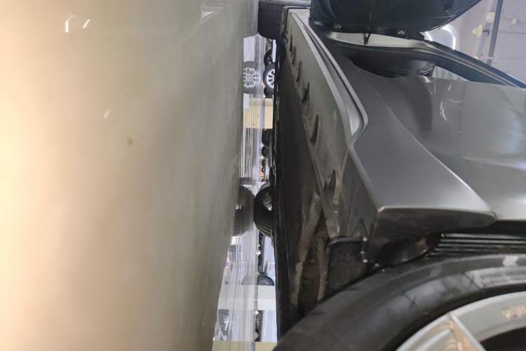 Used Hyundai Veloster 2015 1.6T Automatic Luxury Edition Left Side Sill
