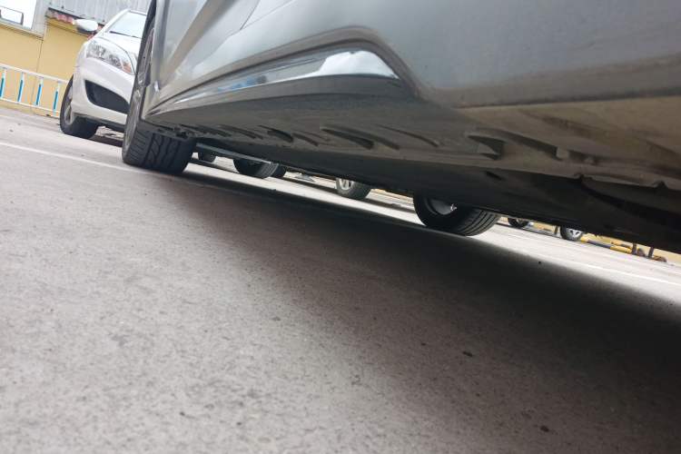 Used Hyundai Veloster 2015 1.6T Automatic Prestige Edition Left Side Sill