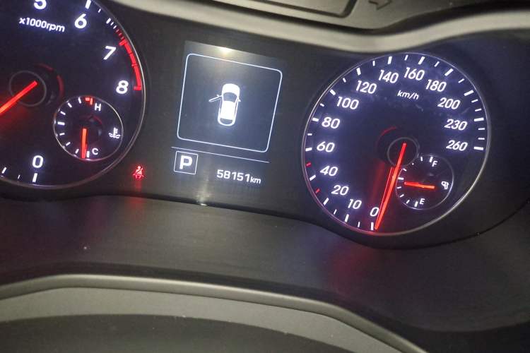 Used Hyundai Veloster 2015 1.6T Automatic Luxury Edition Odometer Close Up