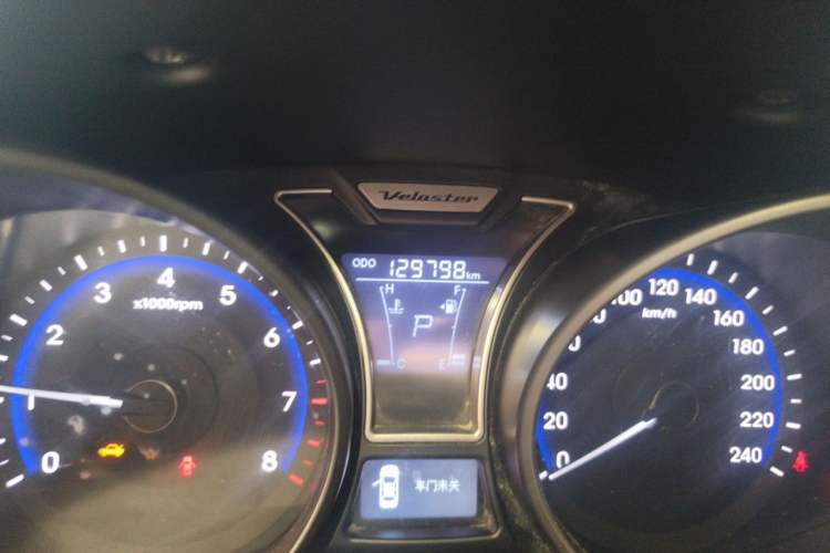 Used Hyundai Veloster 2015 1.6T Automatic Luxury Edition Odometer Close Up
