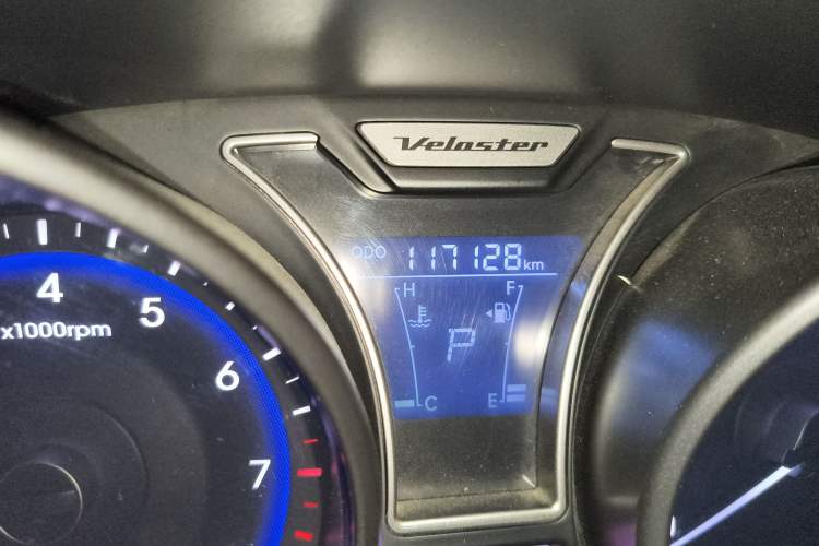 Used Hyundai Veloster 2015 1.6T Automatic Luxury Edition Odometer Close Up