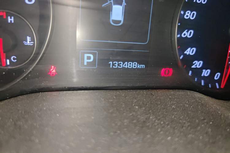 Used Hyundai Veloster 2015 1.6T Automatic Luxury Edition Odometer Close Up