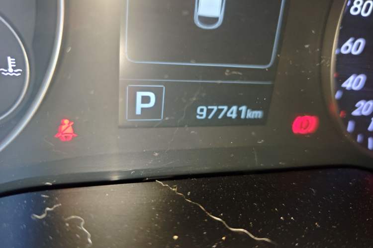 Used Hyundai Veloster 2015 1.6T Automatic Prestige Edition Odometer Close Up