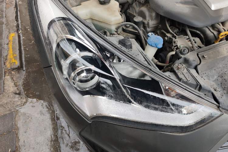 Used Hyundai Veloster 2015 1.6T Automatic Luxury Edition Right Front Headlight