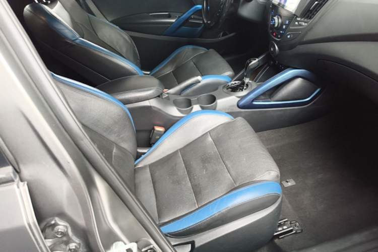 Used Hyundai Veloster 2015 1.6T Automatic Prestige Edition Right Front Seat