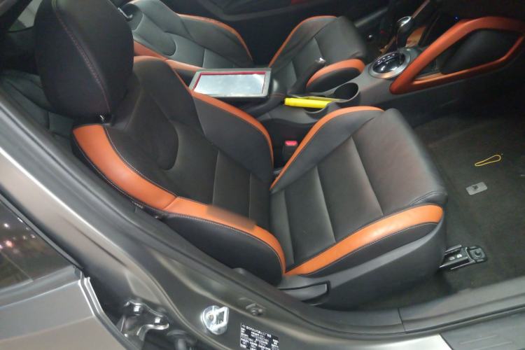 Used Hyundai Veloster 2015 1.6T Automatic Luxury Edition Right Front Seat