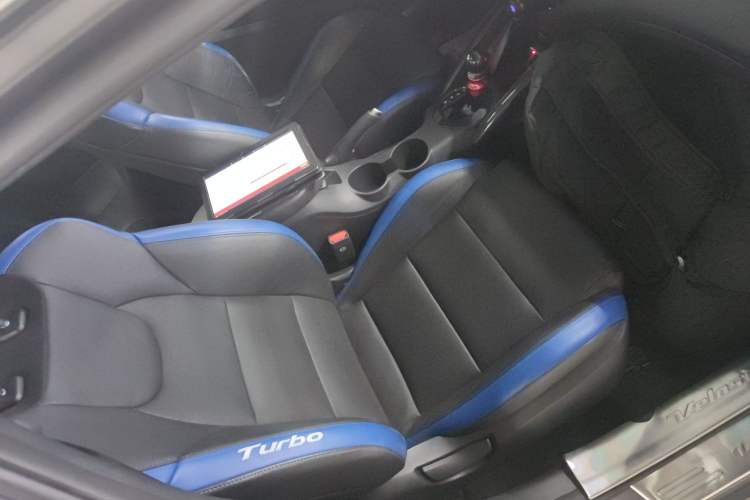 Used Hyundai Veloster 2015 1.6T Automatic Luxury Edition Right Front Seat