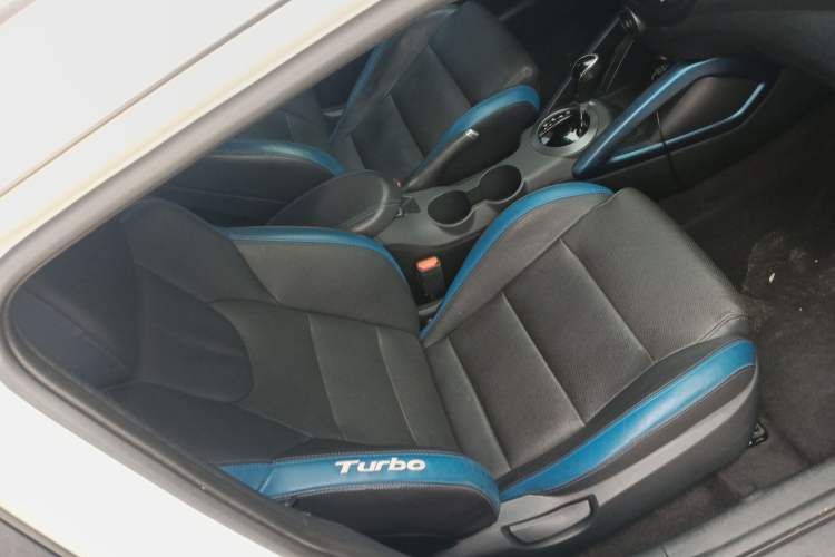 Used Hyundai Veloster 2015 1.6T Automatic Prestige Edition Right Front Seat