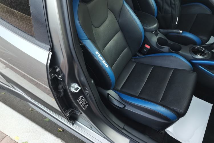 Used Hyundai Veloster 2015 1.6T Automatic Prestige Edition Right Front Seat