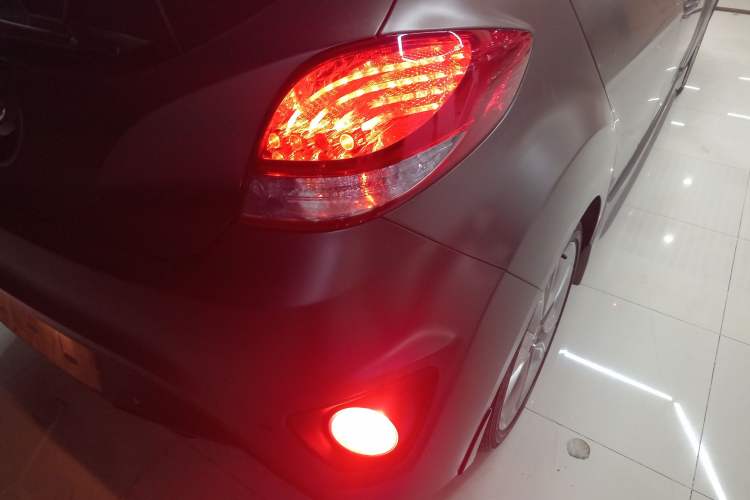 Used Hyundai Veloster 2015 1.6T Automatic Luxury Edition Right Rear Taillight