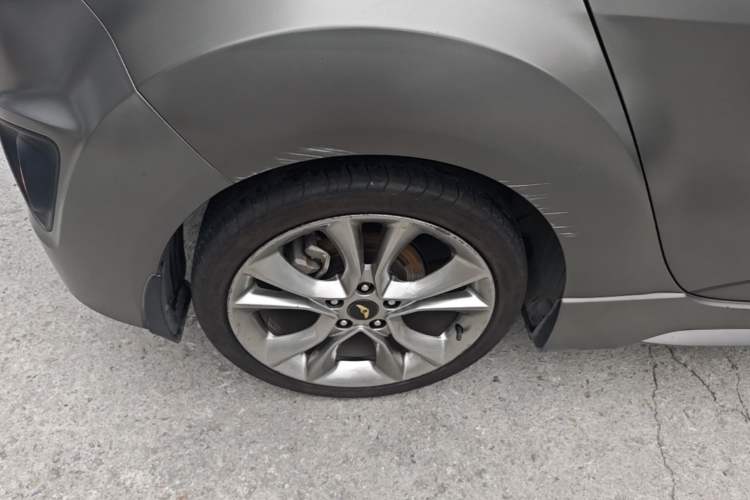 Used Hyundai Veloster 2015 1.6T Automatic Luxury Edition Right Rear Wheel Hub