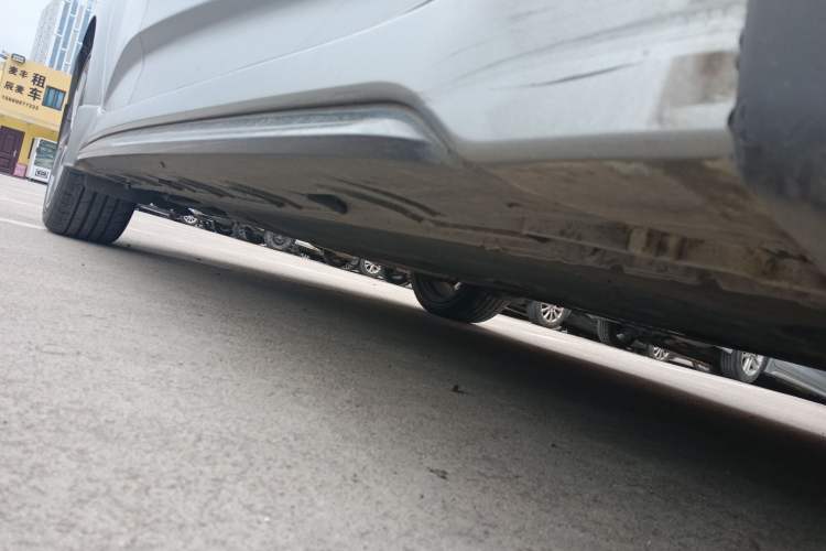 Used Hyundai Veloster 2015 1.6T Automatic Prestige Edition Right Side Sill