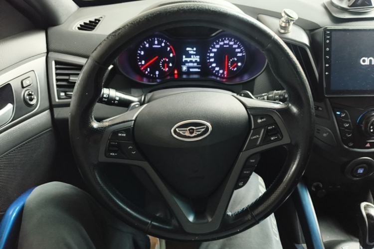 Used Hyundai Veloster 2015 1.6T Automatic Prestige Edition Steering Wheel