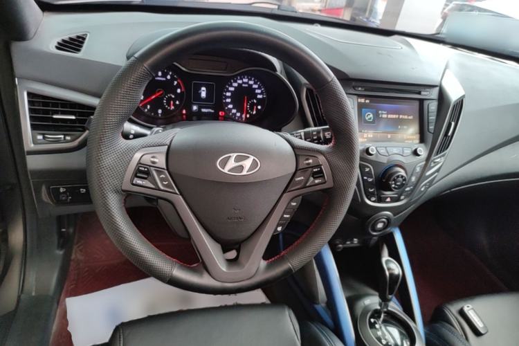 Used Hyundai Veloster 2015 1.6T Automatic Luxury Edition Steering Wheel
