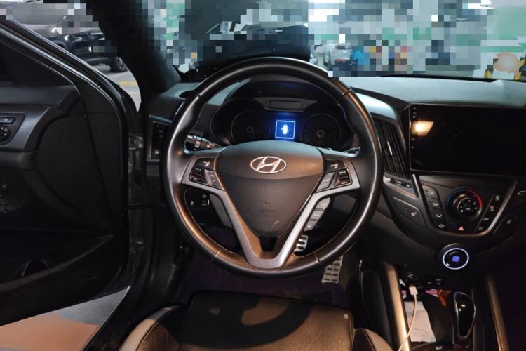 Used Hyundai Veloster 2015 1.6T Automatic Luxury Edition Steering Wheel