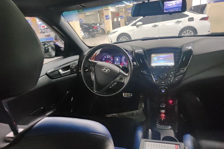 Used Hyundai Veloster 2015 1.6T Automatic Luxury Edition Steering Wheel
