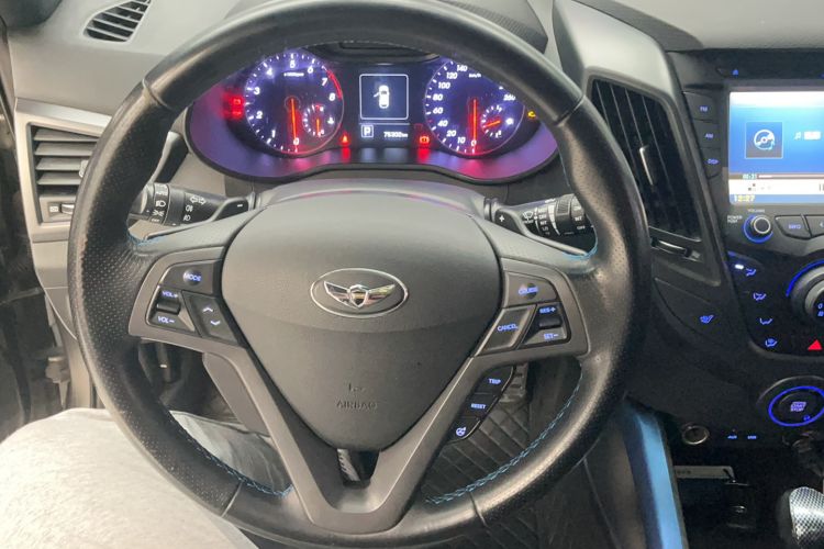 Used Hyundai Veloster 2015 1.6T Automatic Luxury Edition Steering Wheel
