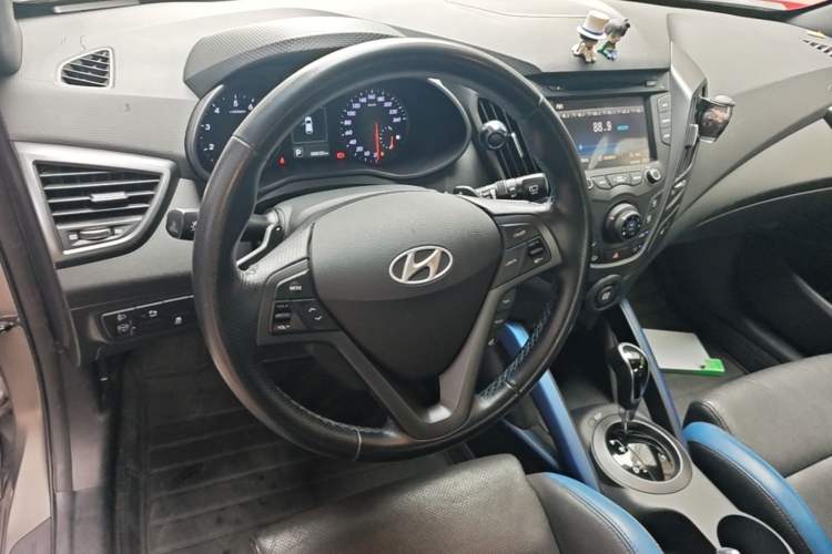 Used Hyundai Veloster 2015 1.6T Automatic Luxury Edition Steering Wheel
