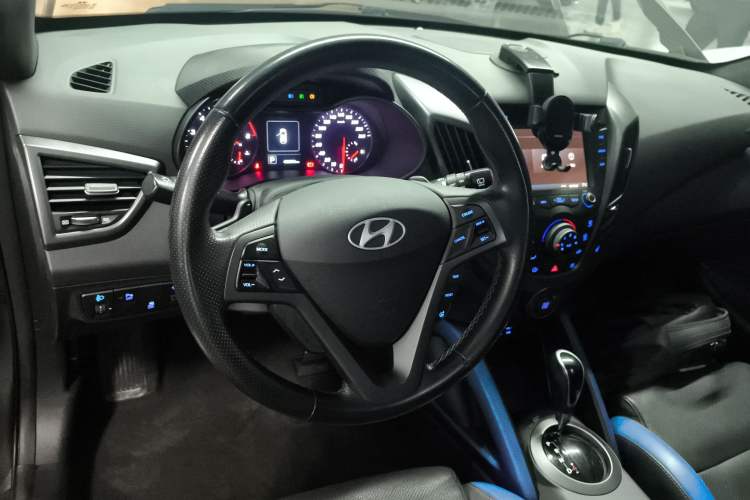 Used Hyundai Veloster 2015 1.6T Automatic Luxury Edition Steering Wheel