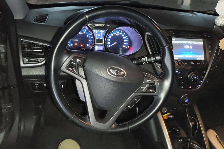 Used Hyundai Veloster 2015 1.6T Automatic Luxury Edition Steering Wheel