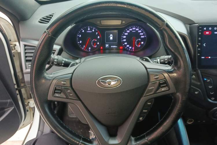 Used Hyundai Veloster 2015 1.6T Automatic Prestige Edition Steering Wheel