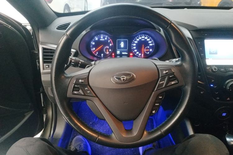 Used Hyundai Veloster 2015 1.6T Automatic Luxury Edition Steering Wheel